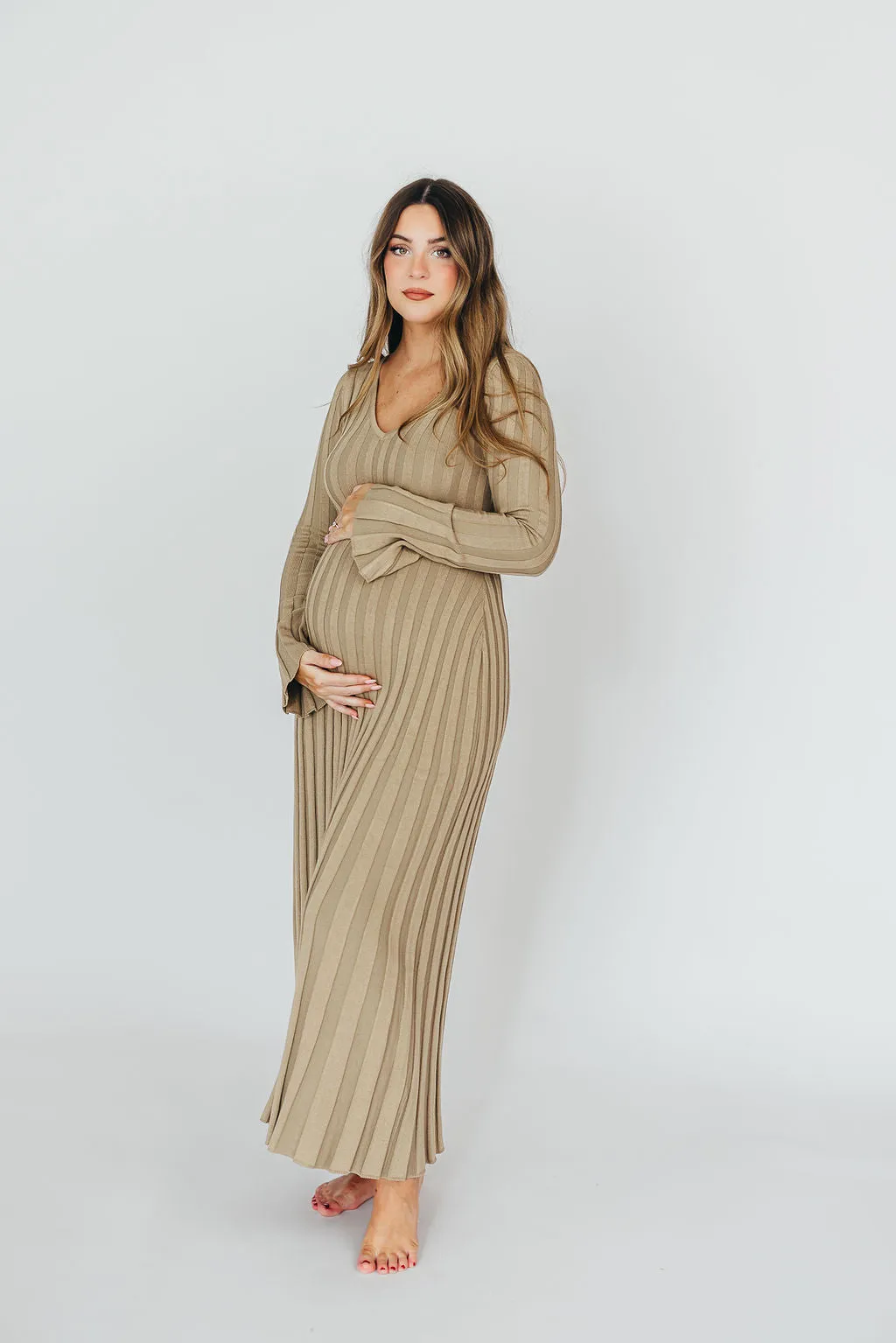 Hadley Long Sleeve V-Neck Knit Maxi Dress in Dune